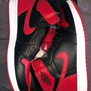 100% authentic Air Jordan 1 high bred banned sz 9